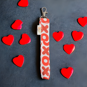 Valentines Day Wristlet | XOXO design